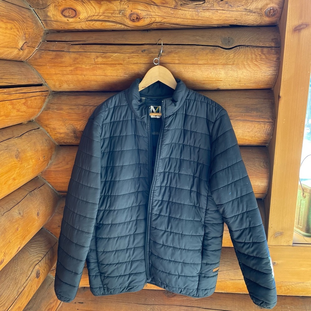 Puffer Jacket with Stand-Up Collar and Water-Resistant Fabric